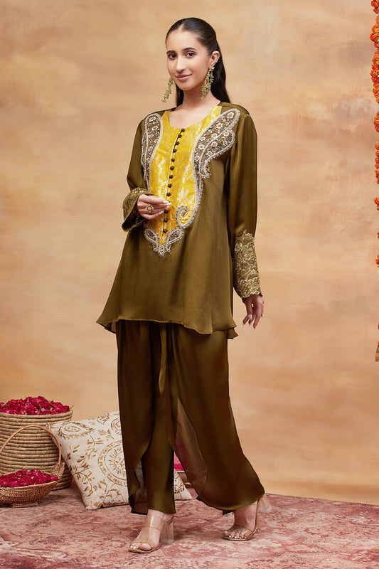 Rewa Harit Hand Embroidered Banarasi Dhoti set