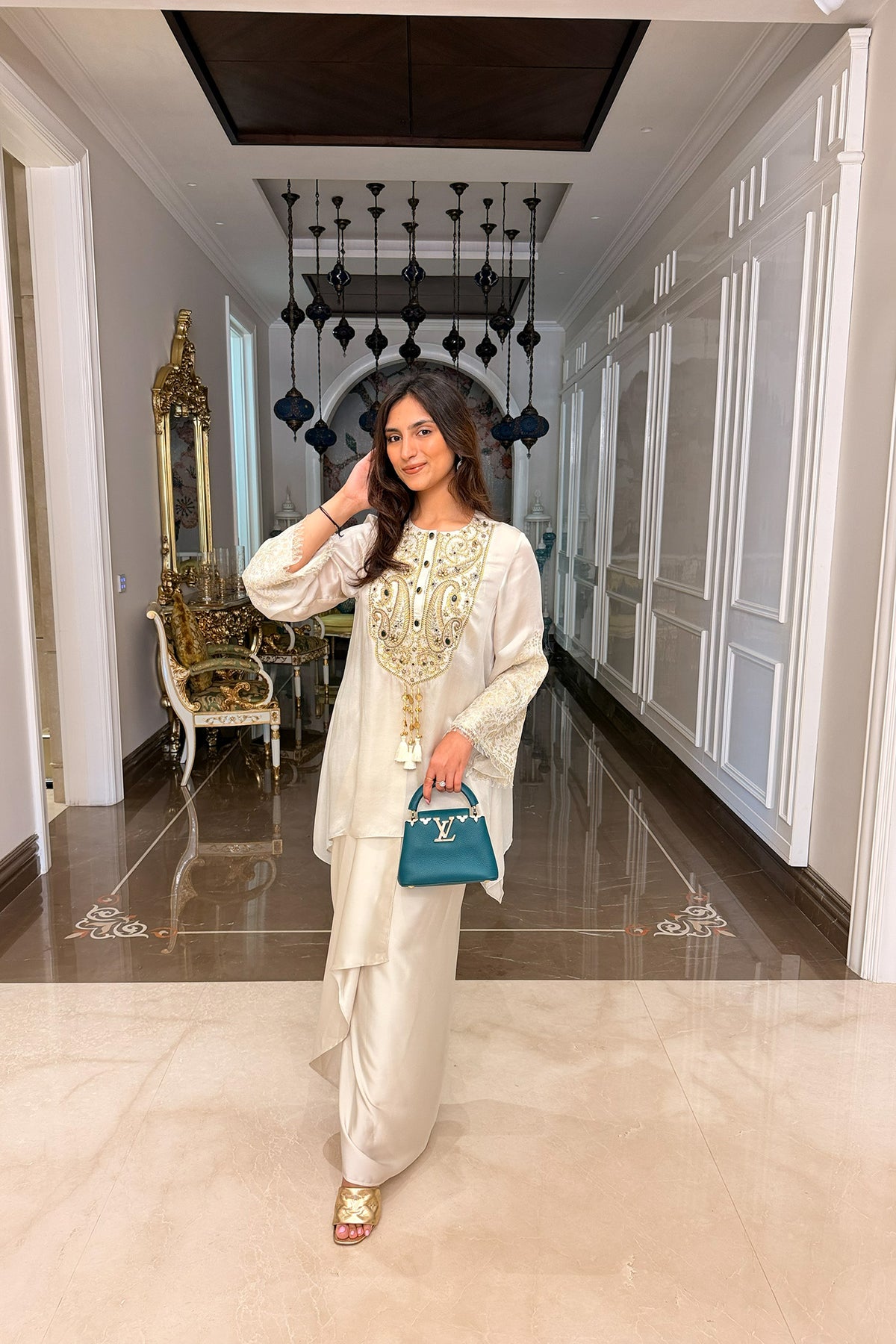 Samya Kapoor In Panchganga Ivory Hand Embroidered Banarasi Skirt Set